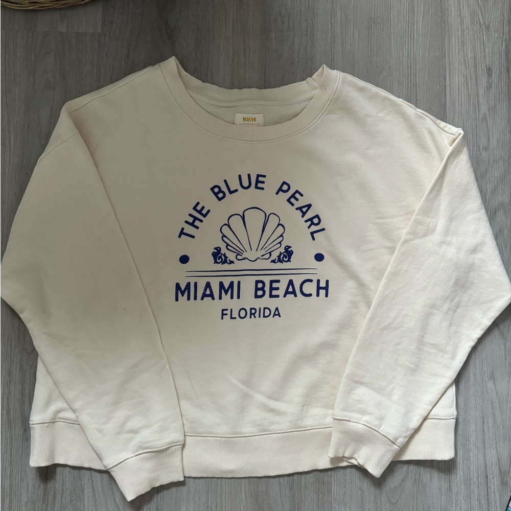 women’s crewneck sweatshirt 🐚